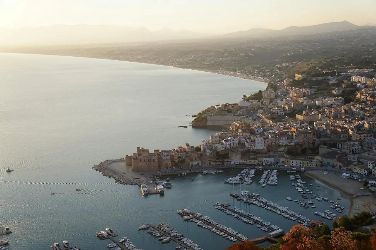 Marconi E Garibaldi 76 Apartment Castellammare del Golfo Italy